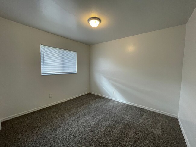 Building Photo - Now Available in Lehigh-3 Bedroom 2 Bath D...