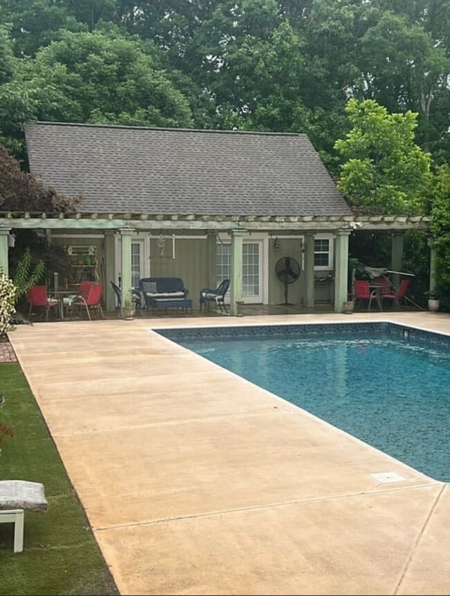 Building Photo - 8326 Arlington Church Rd