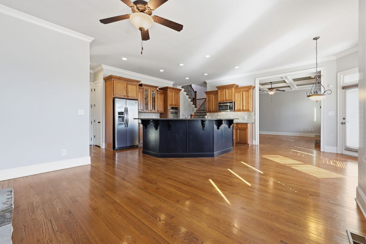 Building Photo - 6437 Blue Water Dr