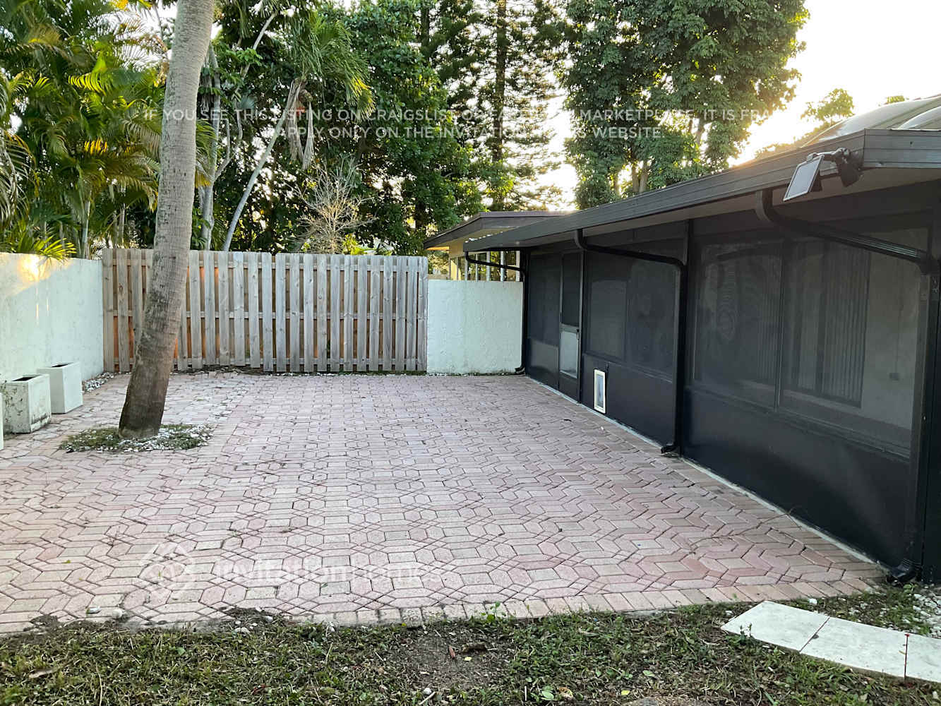 Building Photo - 2703 SW 5th St