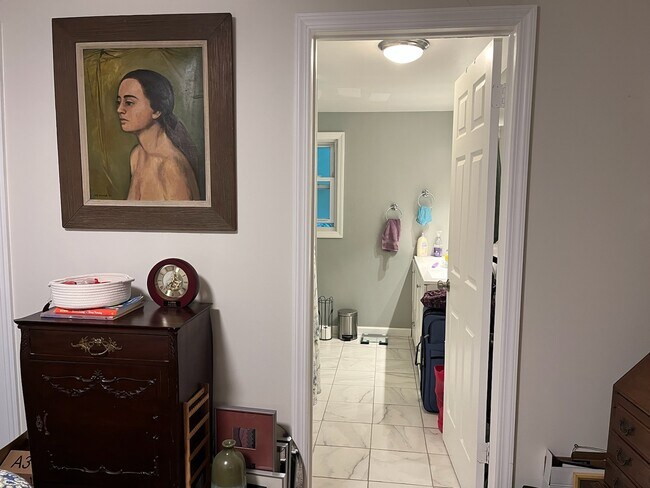 Building Photo - 592 Long Pond Rd