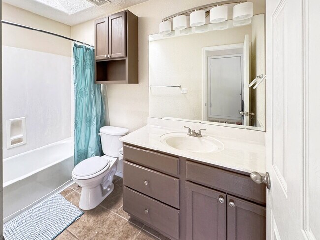Building Photo - Stunning Cabezon Area Home!