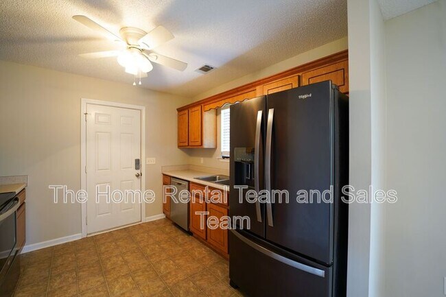 Building Photo - 134 Mustang Dr