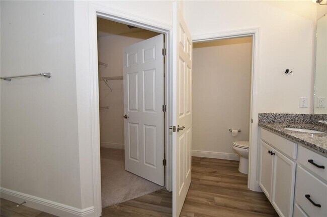 Building Photo - 59 Oakleaf Way