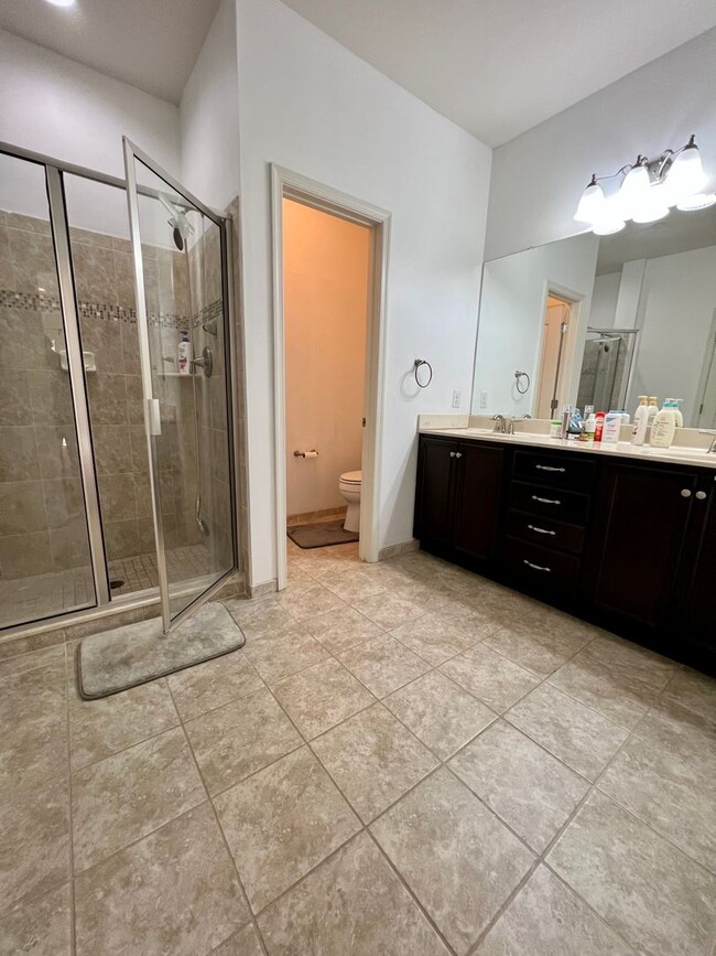 Building Photo - Luxurious 4-Bedroom Corner Townhome in Newtown Square! Available mid-April!