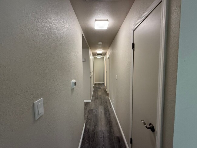 Building Photo - Updated single story home!