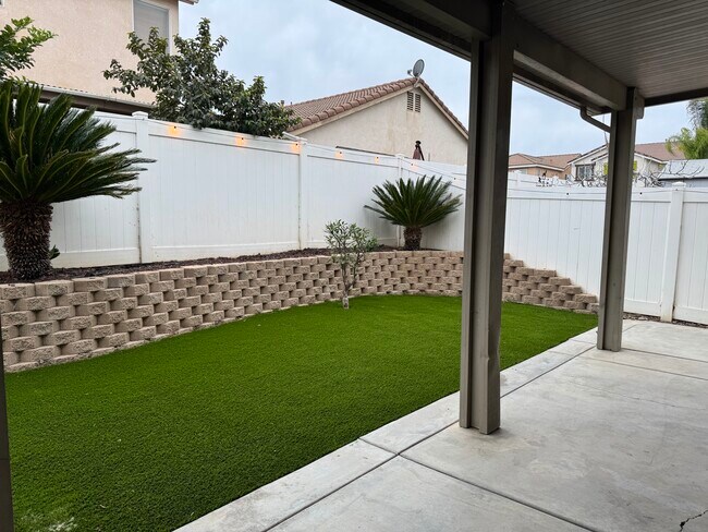 Building Photo - 297 Mildred St