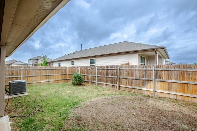 Building Photo - 115 Snapdragon Ln