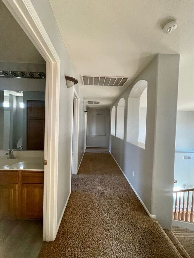 Building Photo - COMING SOON- Beautiful 2 Story Home, 5 Bed, 3 Bath in Gilbert, AZ