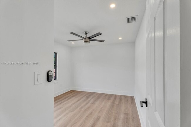 Building Photo - 9219 SW 123rd Ave Ct
