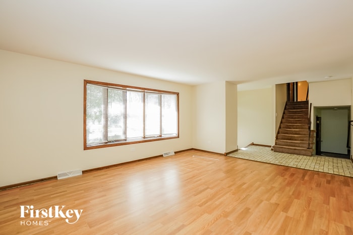 Building Photo - 5252 Arquilla Dr