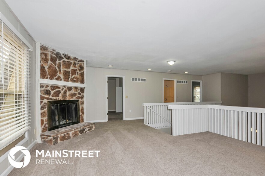 Building Photo - 7 Big Oak Dr