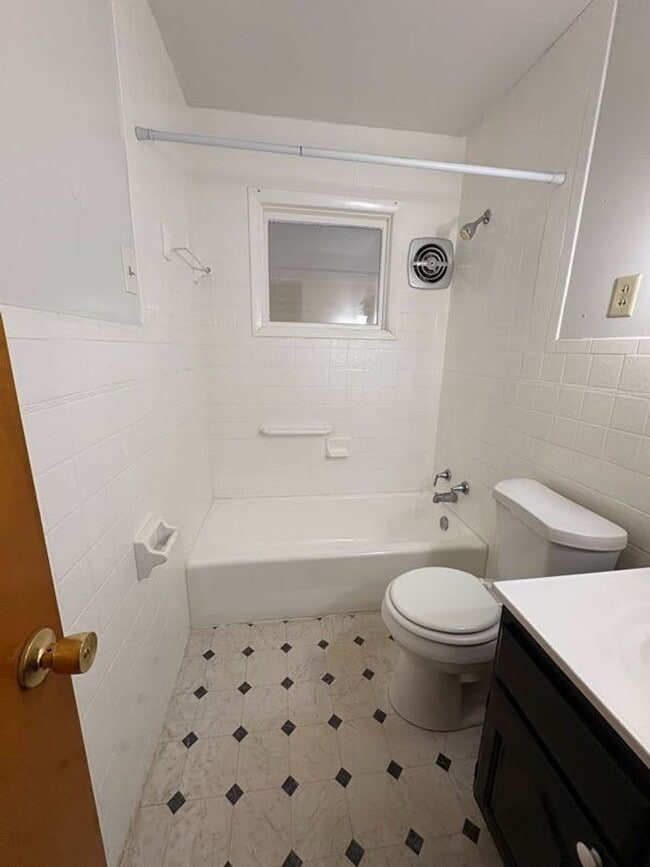 Building Photo - Three bedroom one bathroom home for rent in Perry