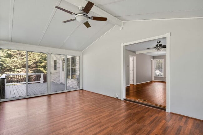 Building Photo - Beautiful 2-Story Home with Florida Room, ...