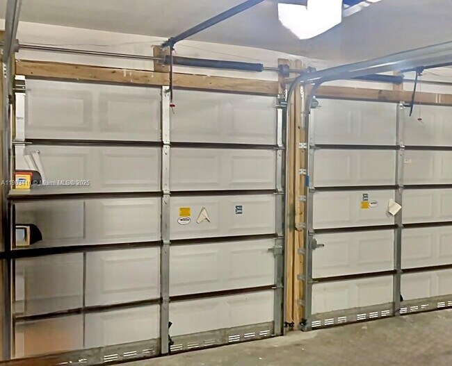 Building Photo - 3301 SW 139th Ave