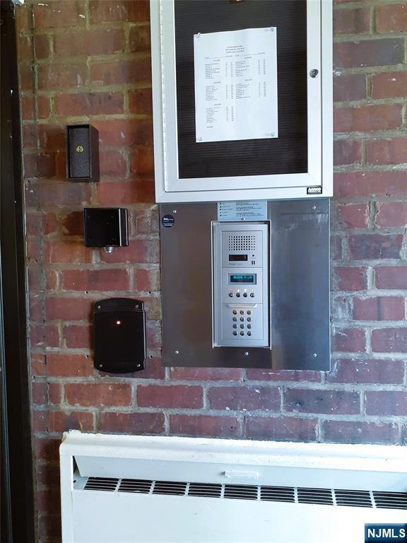 Building Photo - 3071 Edwin Ave