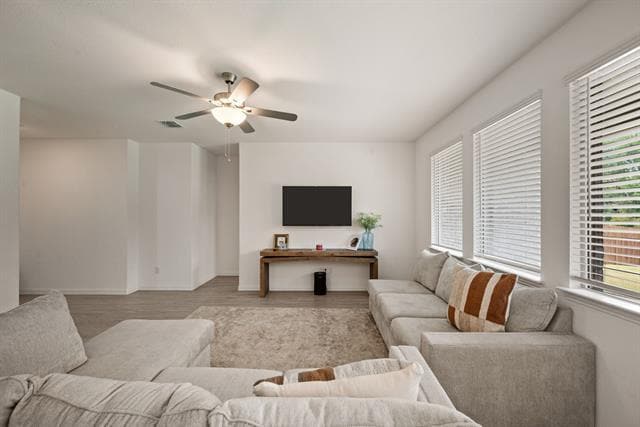 Building Photo - 3200 Willow Ter Ln