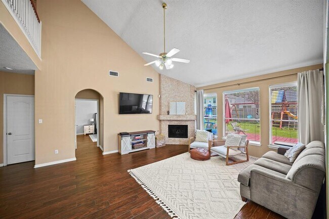Building Photo - 10008 Dawn Brook Dr