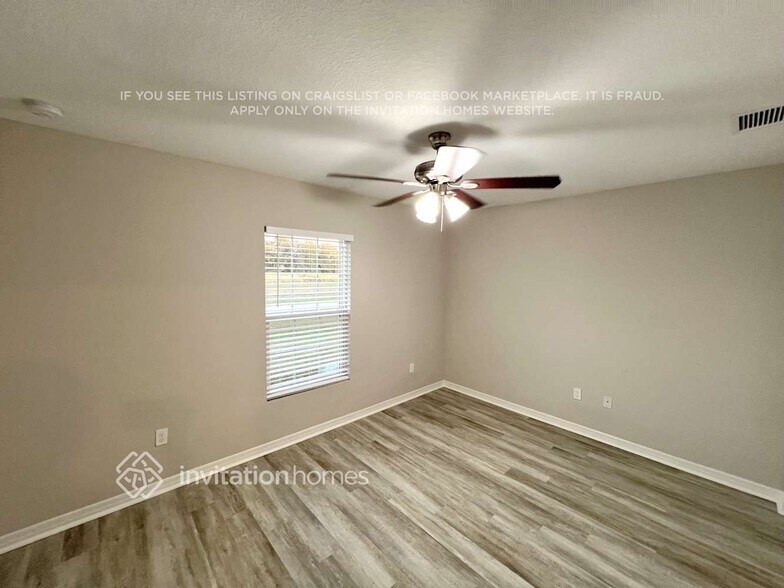 Building Photo - 2058 SW Quarry St