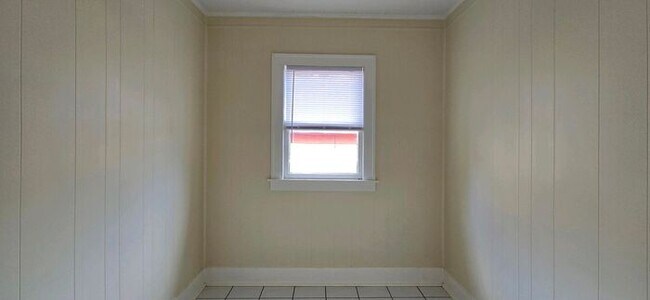 Building Photo - Available Now! 1 Bedroom 1 Bath Within Walking Distance of Downtown Tyler!