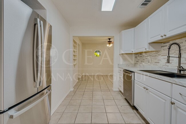 Building Photo - Updated Beachside Ormond Home
