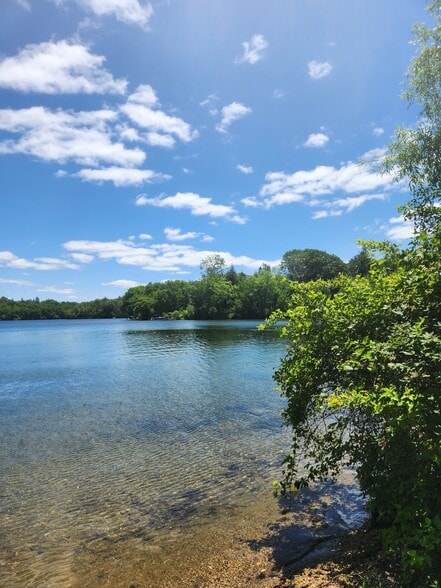 Building Photo - 21 Roberta Rd