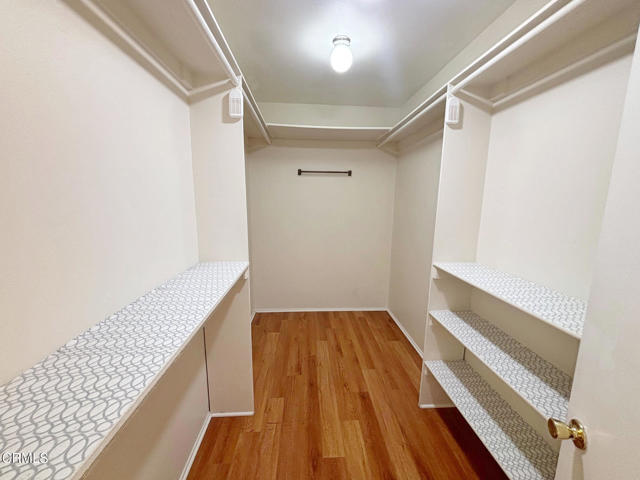 Building Photo - 210 W Woodruff Ave