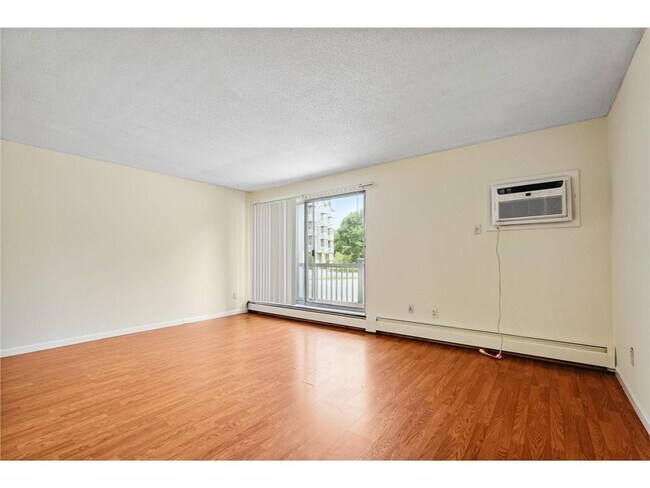 Building Photo - 5315 Minnehaha Ave