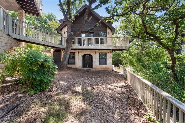 Building Photo - 3733 Oakwood Dr