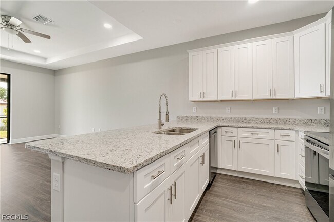 Building Photo - 809 Agnes Ave