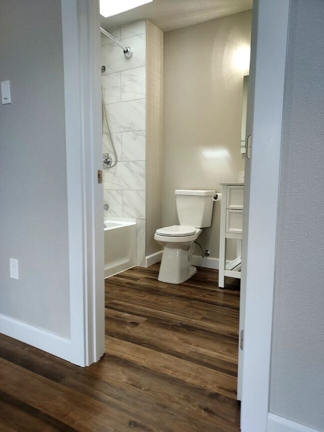 Building Photo - 2 Story Remodeled Single-Family Home in Po...