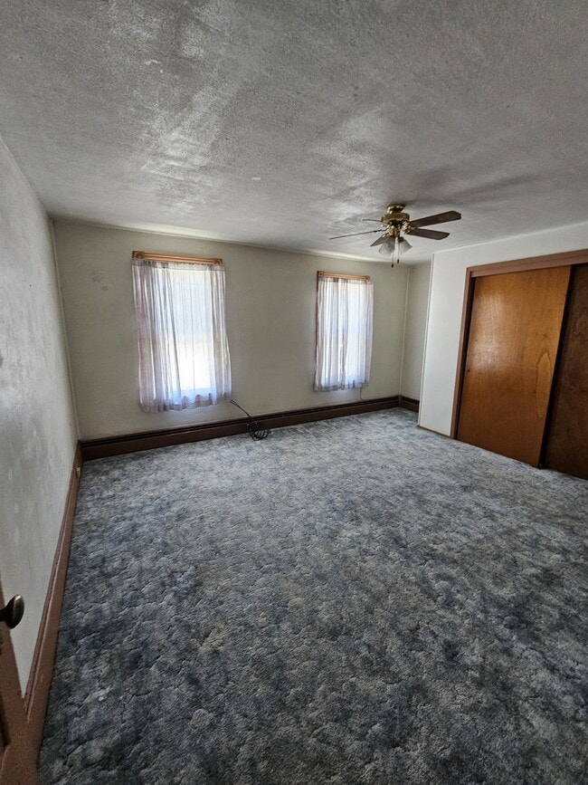 Building Photo - 154 E Catawissa St