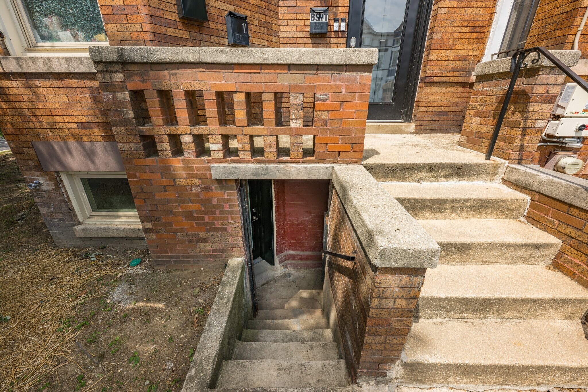 Building Photo - 3002 11th St NW