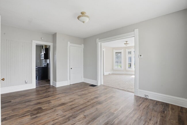 Building Photo - 1405 7th Ave