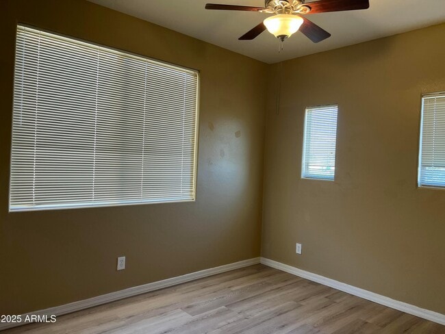 Building Photo - 6734 W Blackstone Ln