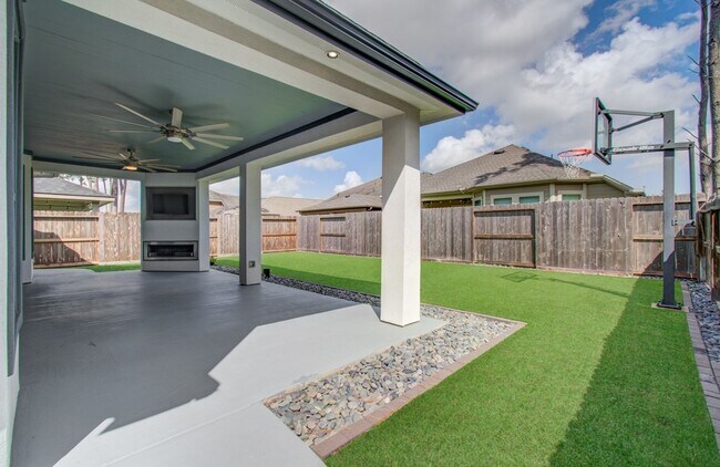 Building Photo - 12935 Northpointe Bend Dr