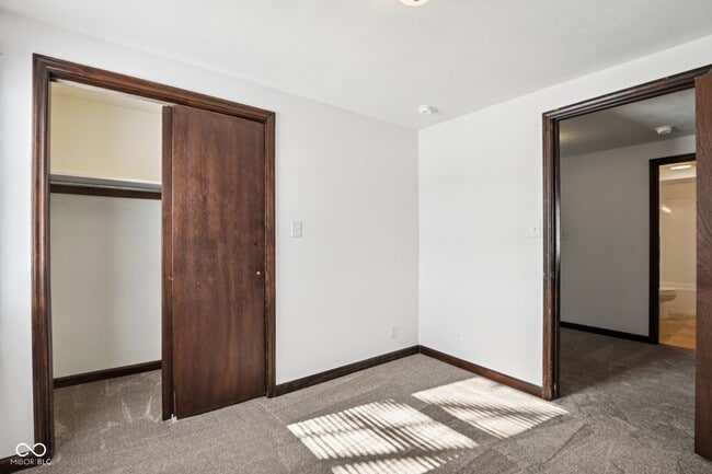 Building Photo - 218 W Main St