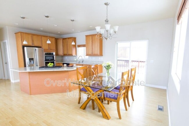 Building Photo - 16439 Mills Park Cir