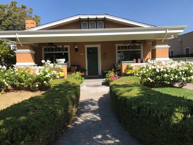 Primary Photo - 1171 Yosemite Ave
