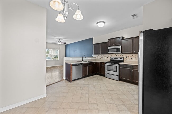 Building Photo - 525 Oyster Rock Ln