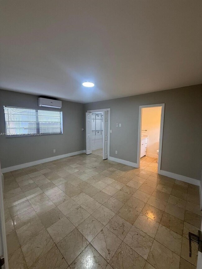 Building Photo - 3281 NW 14th Terrace