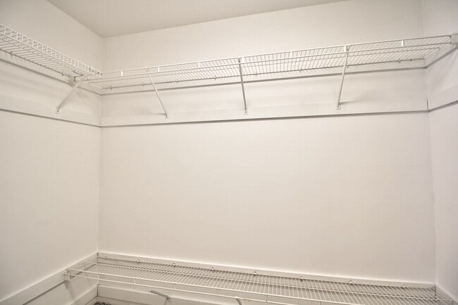 Building Photo - 14056 Danbury Dr