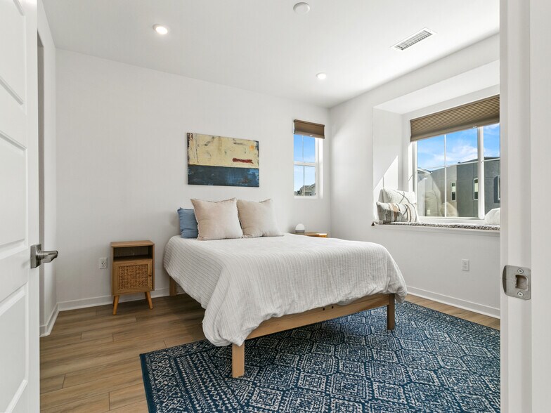 Primary bedroom - 1191 Grassland Rd