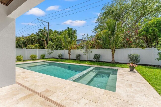 Building Photo - 500 E Davis Blvd