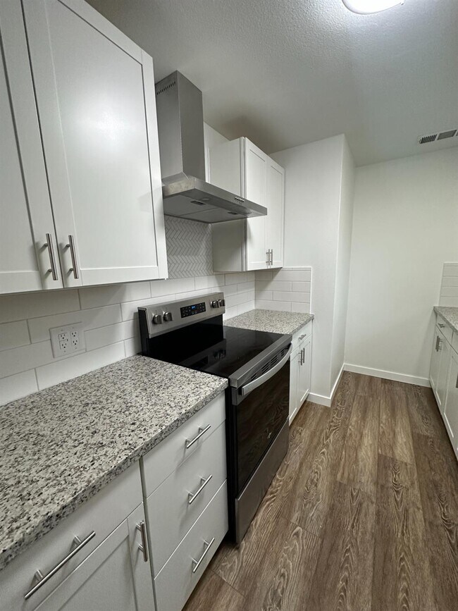 Building Photo - 4554 N Manila Ave