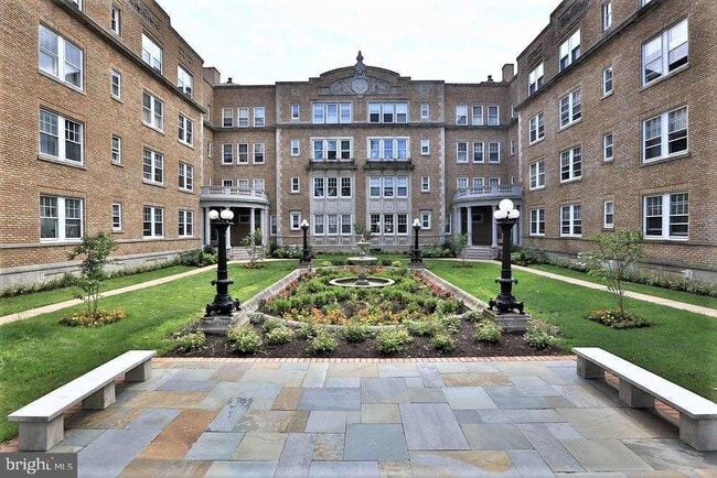 Building Photo - 6655 McCallum St