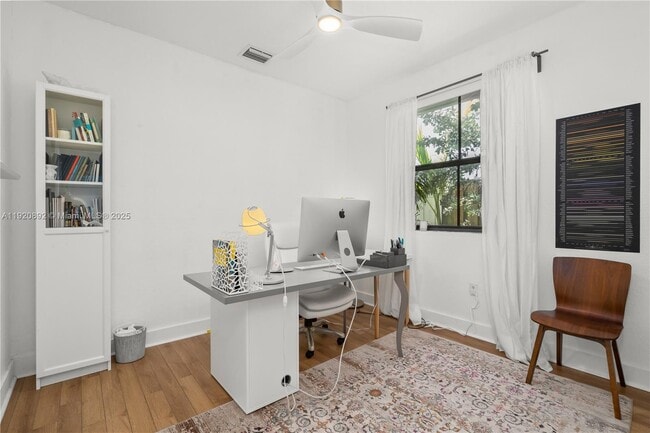 Building Photo - 1023 NW 100th Ave