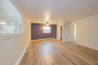 Building Photo - 836 Vine Ave