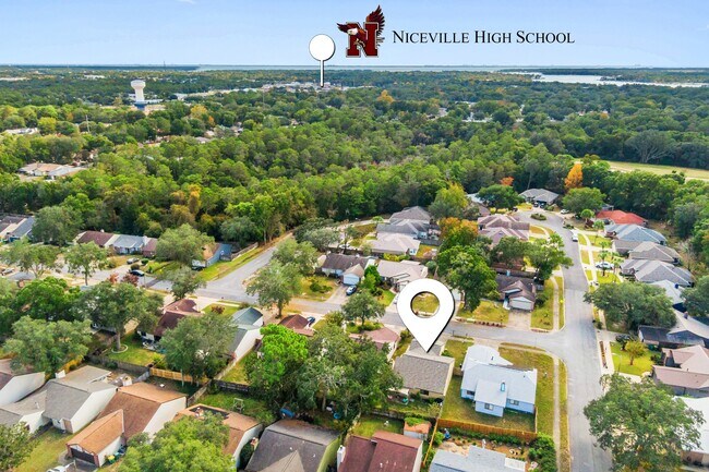 Building Photo - 206 Cedar Ridge Way