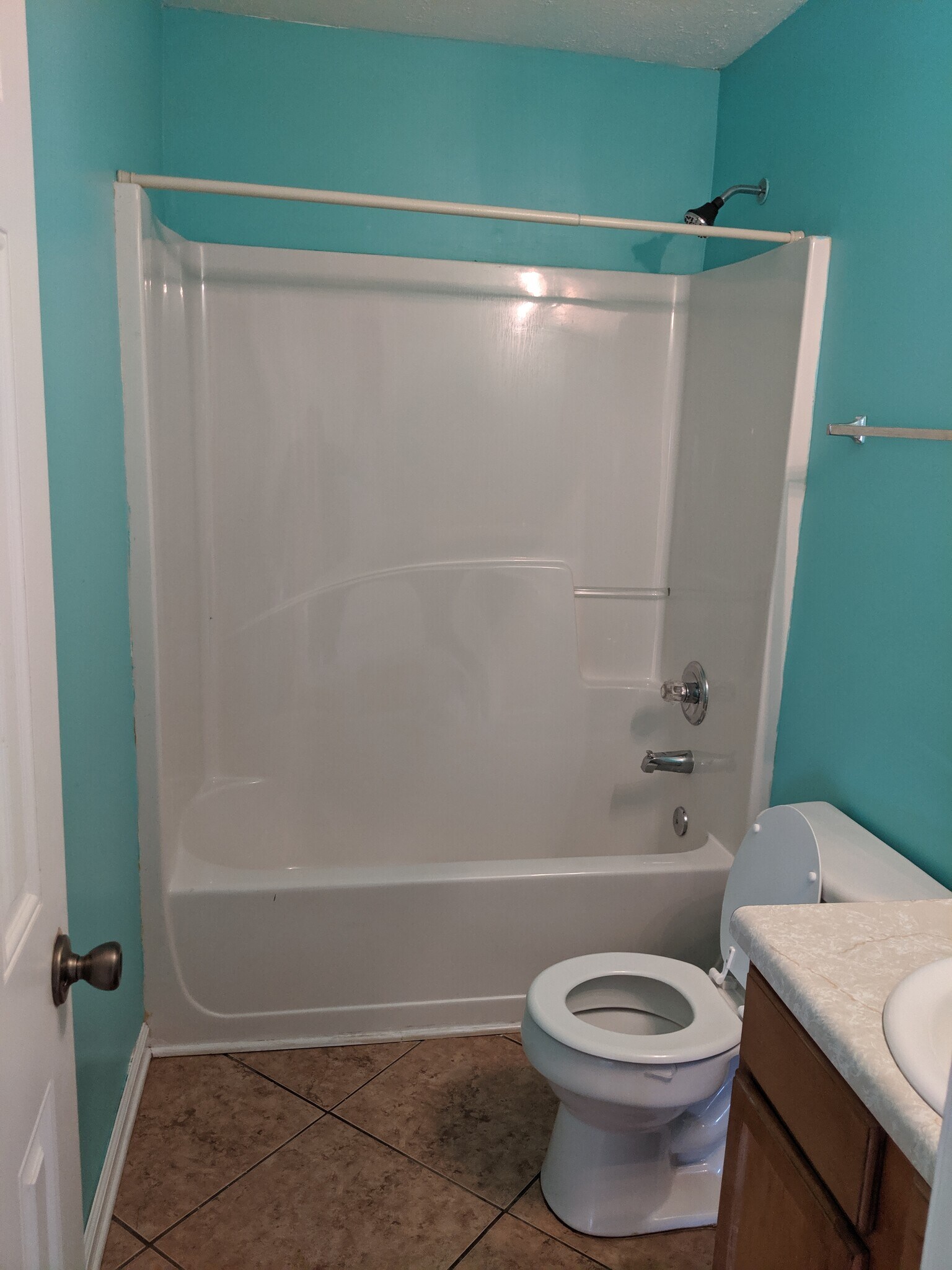 Guest Bathroom - 3491 Tackett Rd